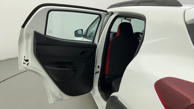 Second-hand 2022 Renault KWID 1.0 RXT Opt for sale in Ahmedabad-30