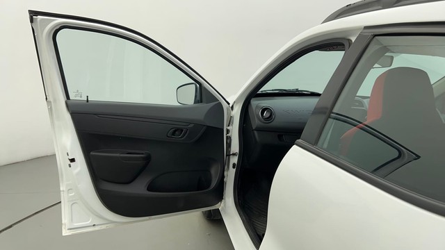 Second-hand 2022 Renault KWID 1.0 RXT Opt for sale in Ahmedabad-32