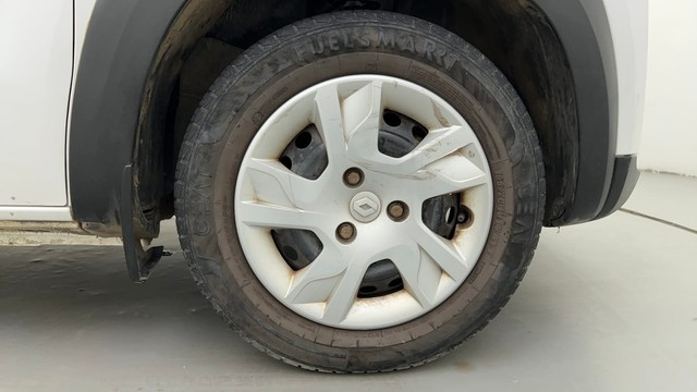 Second-hand 2022 Renault KWID 1.0 RXT Opt for sale in Ahmedabad-17