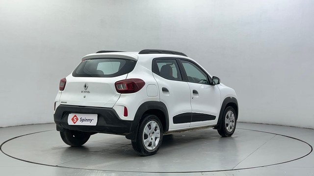 Second-hand 2022 Renault KWID 1.0 RXT Opt for sale in Ahmedabad-3