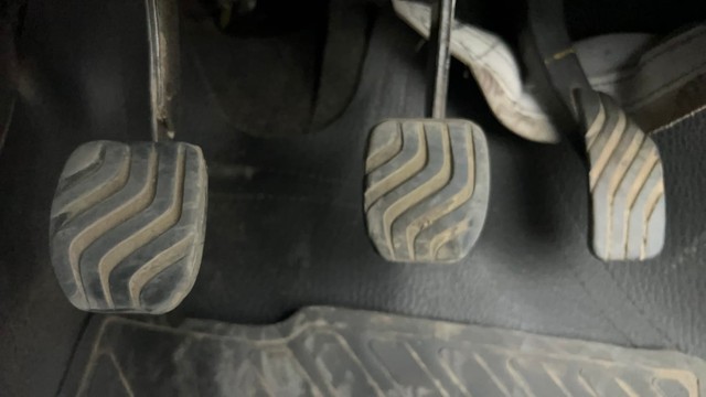 Second-hand 2022 Renault KWID 1.0 RXT Opt for sale in Ahmedabad-14