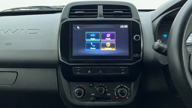 Second-hand 2022 Renault KWID 1.0 RXT Opt for sale in Ahmedabad-34