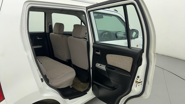 Second-hand 2016 Maruti Wagon R VXI 1.2 for sale in Ahmedabad-36