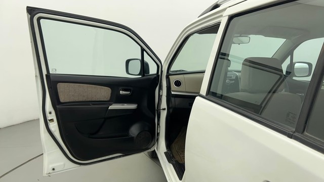 Second-hand 2016 Maruti Wagon R VXI 1.2 for sale in Ahmedabad-35