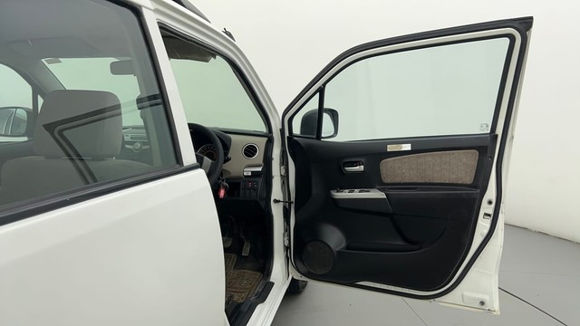 Second-hand 2016 Maruti Wagon R VXI 1.2 for sale in Ahmedabad-16