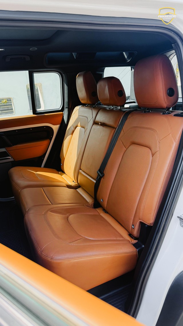 Second-hand 2023 Land Rover Defender 2.0 110 HSE for sale in New Delhi-2