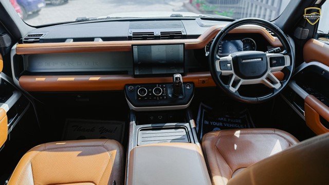 Second-hand 2023 Land Rover Defender 2.0 110 HSE for sale in New Delhi-9