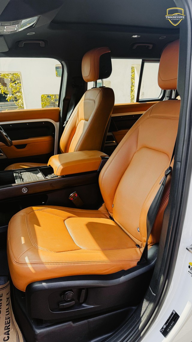 Second-hand 2023 Land Rover Defender 2.0 110 HSE for sale in New Delhi-6