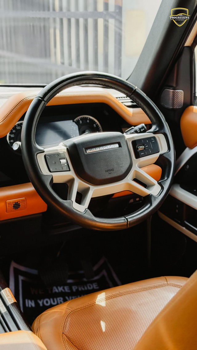 Second-hand 2023 Land Rover Defender 2.0 110 HSE for sale in New Delhi-8