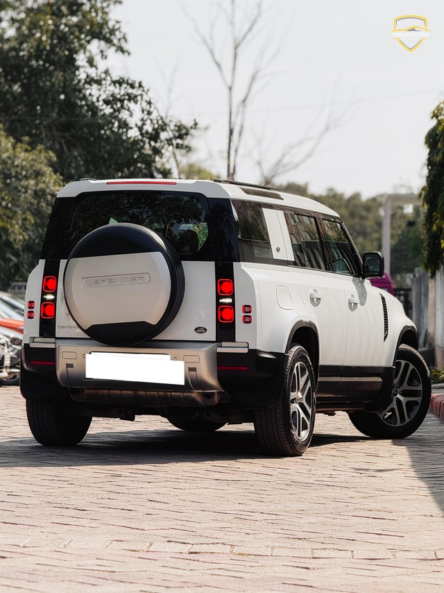 Second-hand 2023 Land Rover Defender 2.0 110 HSE for sale in New Delhi-5