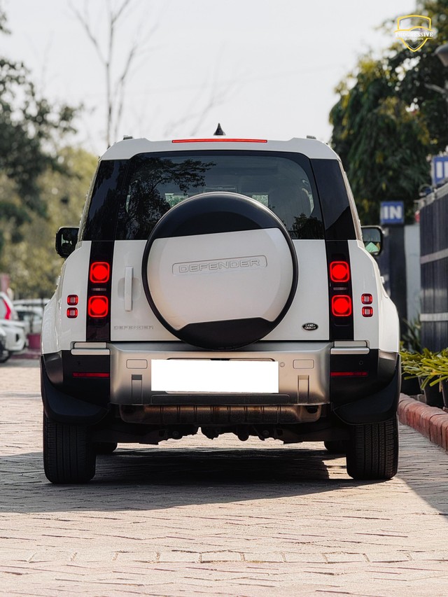Second-hand 2023 Land Rover Defender 2.0 110 HSE for sale in New Delhi-1