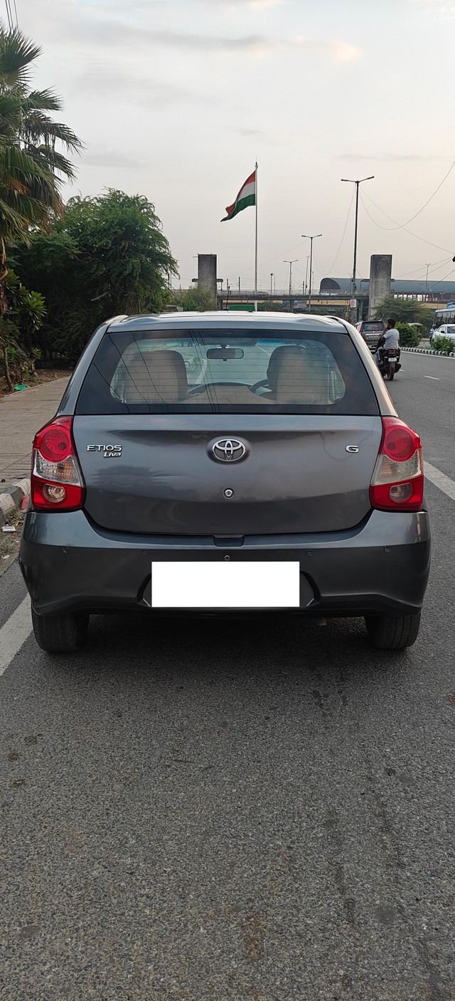 Second-hand 2018 Toyota Etios Liva 1.2 G for sale in New Delhi-2