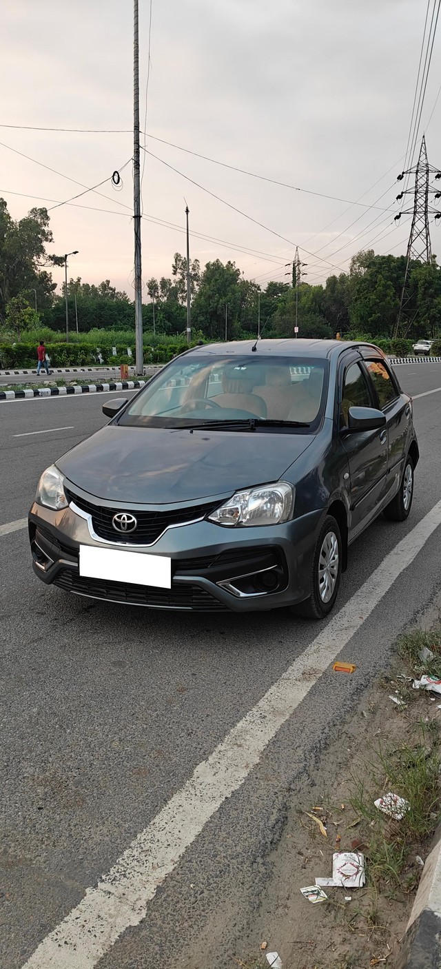 Second-hand 2018 Toyota Etios Liva 1.2 G for sale in New Delhi-4