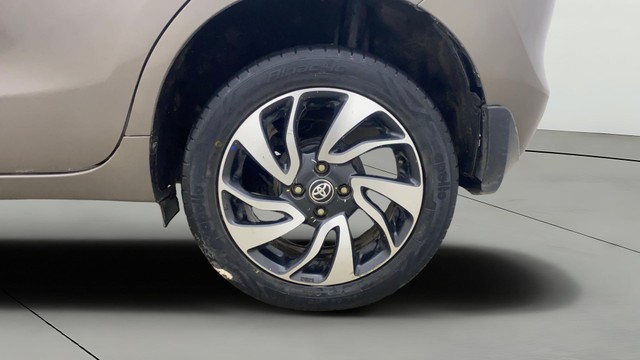 Second-hand 2019 Toyota Glanza V for sale in Gulbarga-27