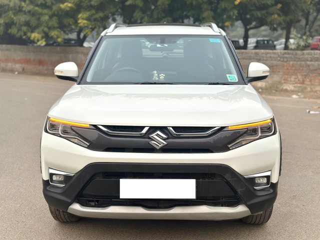 Second-hand 2024 Maruti Brezza Zxi AT for sale in New Delhi-5