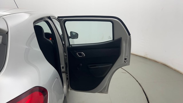 Second-hand 2018 Renault KWID 1.0 RXT AMT Opt for sale in Kolkata-36