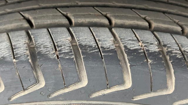 Second-hand 2018 Renault KWID 1.0 RXT AMT Opt for sale in Kolkata-38