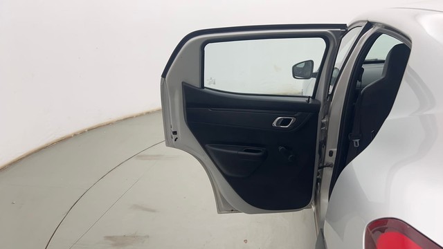 Second-hand 2018 Renault KWID 1.0 RXT AMT Opt for sale in Kolkata-28