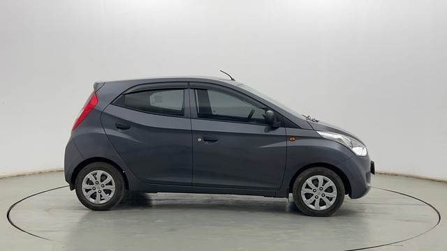 Second-hand 2017 Hyundai EON Magna for sale in Kolkata-2