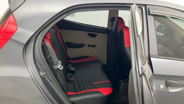 Second-hand 2017 Hyundai EON Magna for sale in Kolkata-23