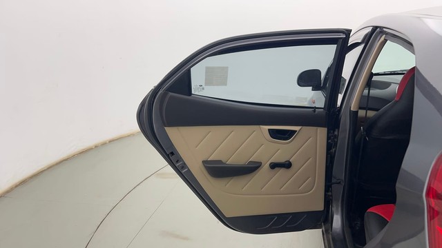 Second-hand 2017 Hyundai EON Magna for sale in Kolkata-36