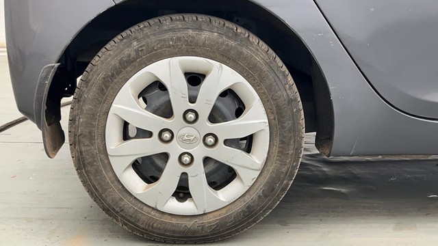 Second-hand 2017 Hyundai EON Magna for sale in Kolkata-18