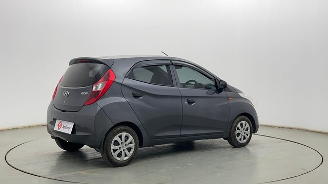 Second-hand 2017 Hyundai EON Magna for sale in Kolkata-3