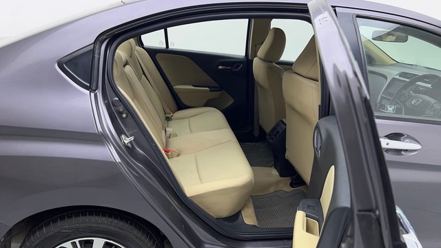 Second-hand 2021 Honda City 1.5 V MT Exclusive for sale in Gurgaon-38