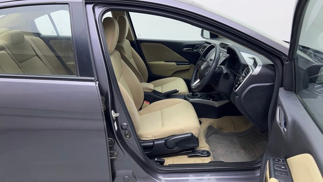 Second-hand 2021 Honda City 1.5 V MT Exclusive for sale in Gurgaon-15