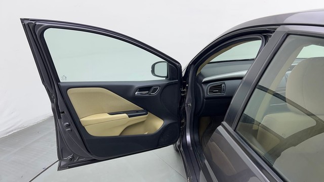 Second-hand 2021 Honda City 1.5 V MT Exclusive for sale in Gurgaon-34