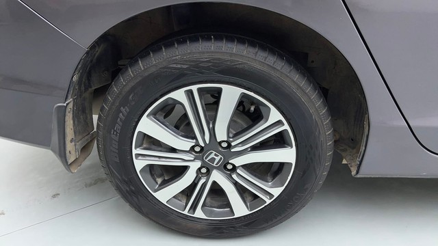 Second-hand 2021 Honda City 1.5 V MT Exclusive for sale in Gurgaon-18