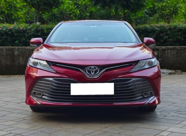 Second-hand 2019 Toyota Camry Hybrid 2.5 for sale in Mumbai-5