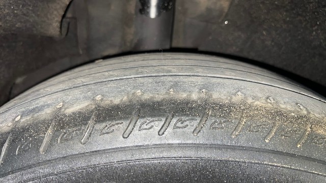 Second-hand 2022 Kia Carens Luxury Plus DCT 6 STR for sale in Chennai-39