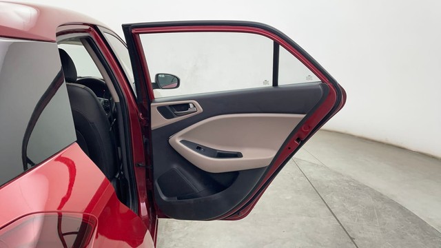 Second-hand 2018 Hyundai i20 Petrol CVT Asta for sale in Chennai-35