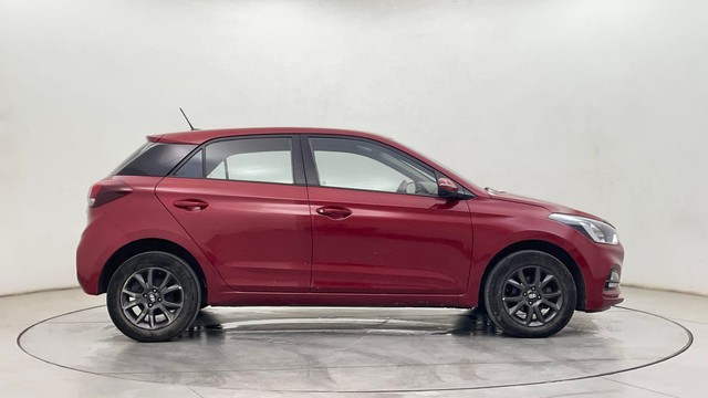 Second-hand 2018 Hyundai i20 Petrol CVT Asta for sale in Chennai-2