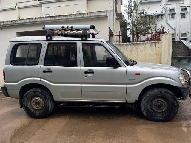 Mahindra Scorpio EX Second-hand 2005 Mahindra Scorpio EX for sale in Mandvi (Kachchh)-1