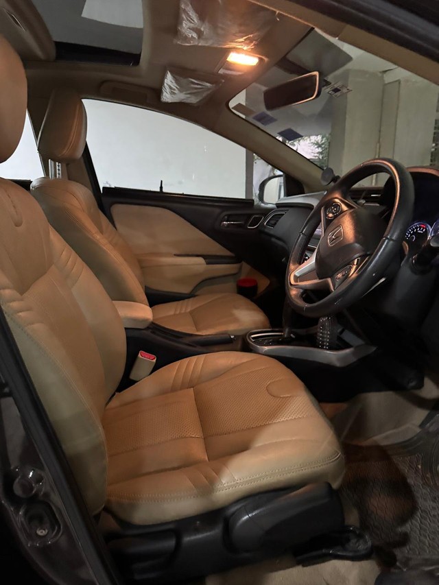 Second-hand 2019 Honda City i-VTEC CVT VX for sale in New Delhi-4