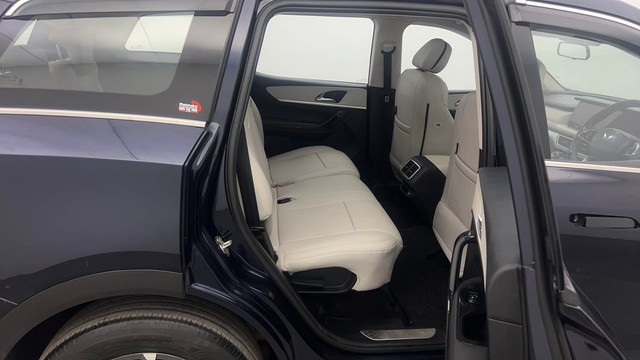 Second-hand 2022 Mahindra XUV700 AX7 Diesel AT Luxury Pack BSVI for sale in Chandigarh-29