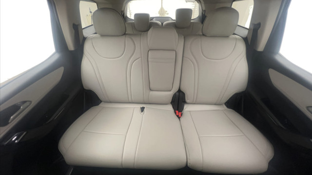 Second-hand 2022 Mahindra XUV700 AX7 Diesel AT Luxury Pack BSVI for sale in Chandigarh-23