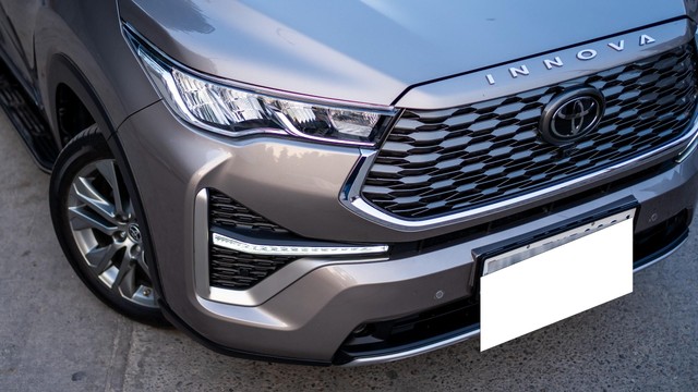 Second-hand 2025 Toyota Innova Hycross ZX Hybrid for sale in New Delhi-4