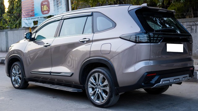 Second-hand 2025 Toyota Innova Hycross ZX Hybrid for sale in New Delhi-5