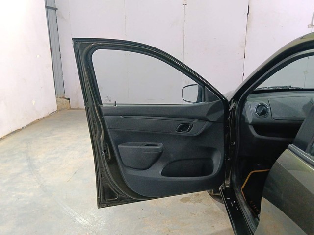 Second-hand 2016 Renault KWID RXT for sale in Kochi-24