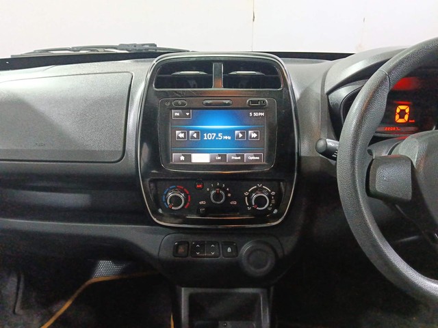 Second-hand 2016 Renault KWID RXT for sale in Kochi-28