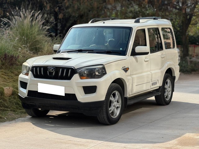 Second-hand 2017 Mahindra Scorpio Intelli Hybrid S6 Plus for sale in Hyderabad-4