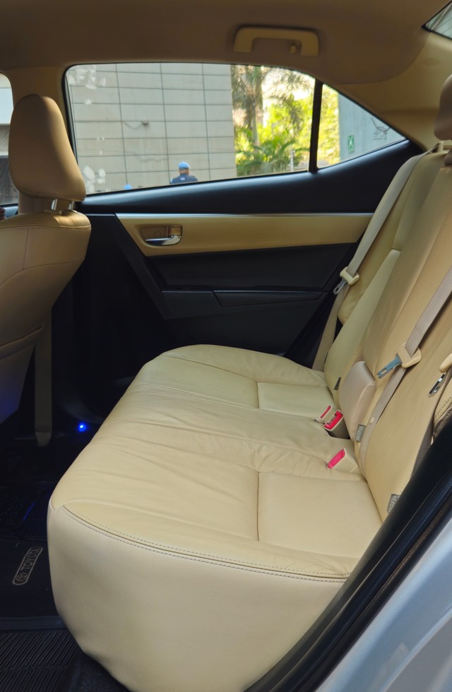 Toyota Corolla Altis 1.8 VL CVT Second-hand 2019 Toyota Corolla Altis 1.8 VL CVT for sale in Mumbai-12