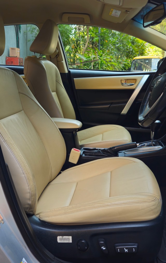 Toyota Corolla Altis 1.8 VL CVT Second-hand 2019 Toyota Corolla Altis 1.8 VL CVT for sale in Mumbai-18