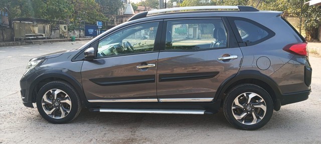 Second-hand 2017 Honda BR-V i-VTEC VX MT for sale in New Delhi-3