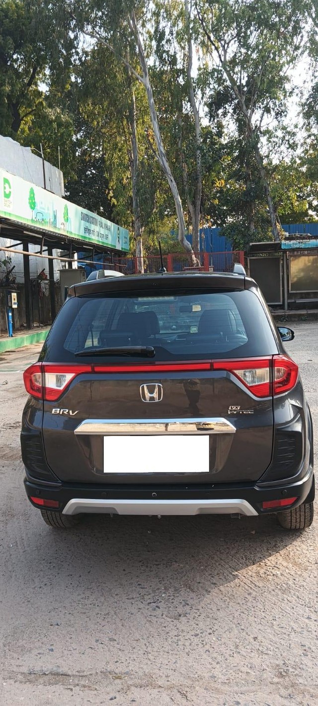 Second-hand 2017 Honda BR-V i-VTEC VX MT for sale in New Delhi-2