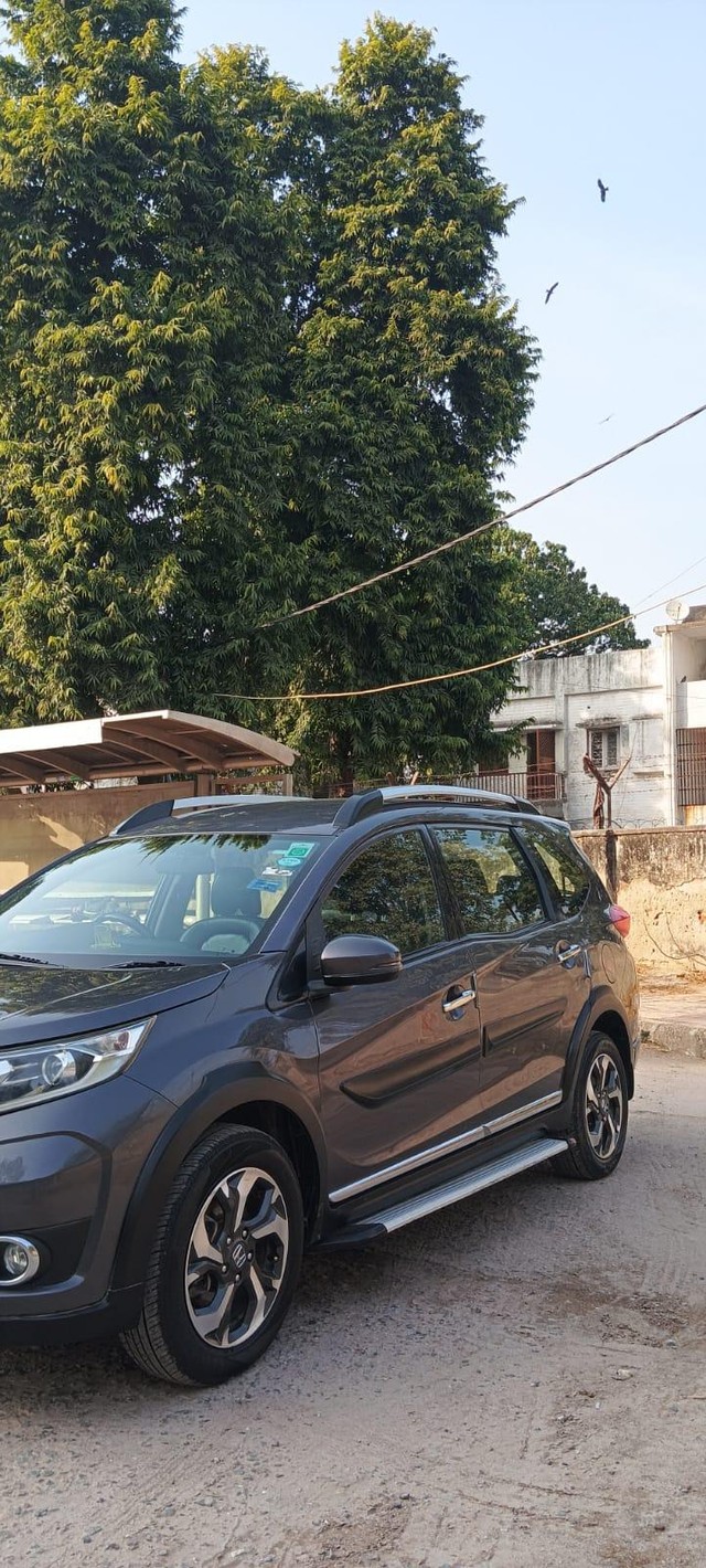 Second-hand 2017 Honda BR-V i-VTEC VX MT for sale in New Delhi-17