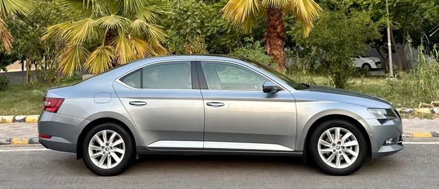 Skoda Superb LK 1.8 TSI AT Second-hand 2019 Skoda Superb LK 1.8 TSI AT for sale in New Delhi-1